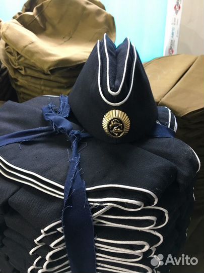 Черная пилотка