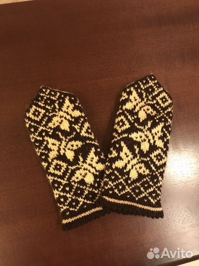 Варежки вязаные женские