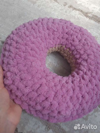 Подушка пончик ручной работы