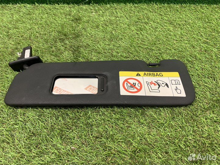 Козырек солнцезащитный левый водительский BMW F23