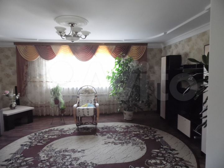 Дом 189 м² на участке 11 сот.