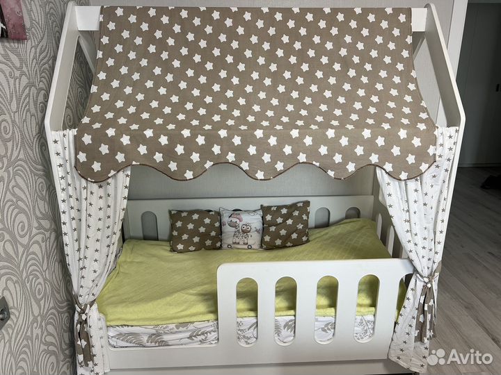 Кровать детская домик