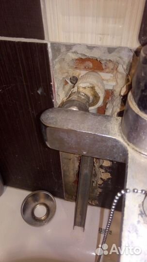 Слесарь-сантехник