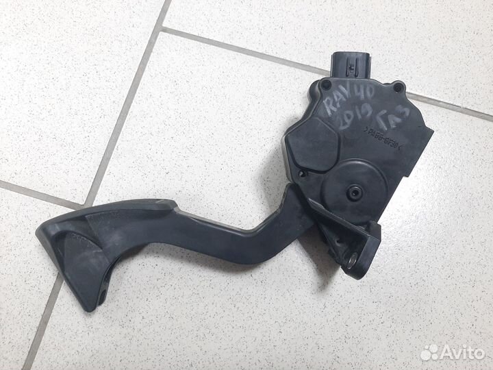 Педаль газа Toyota Rav 4, 40 (2012-2019)