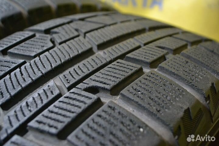 Yokohama Ice Guard IG50+ 215/60 R16