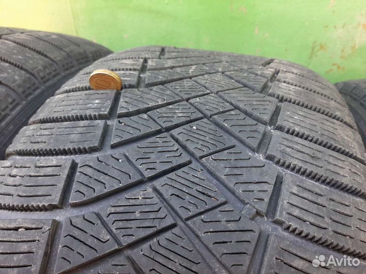 Pirelli Ice Zero FR 255/55 R18