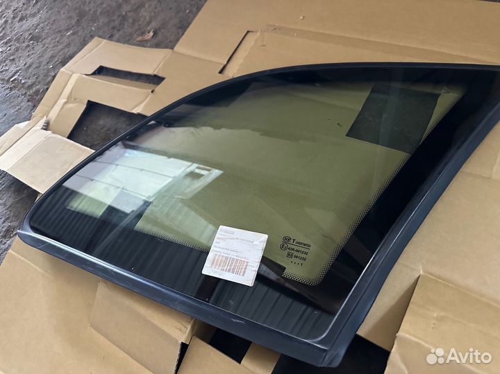 Форточка правая Лада Калина