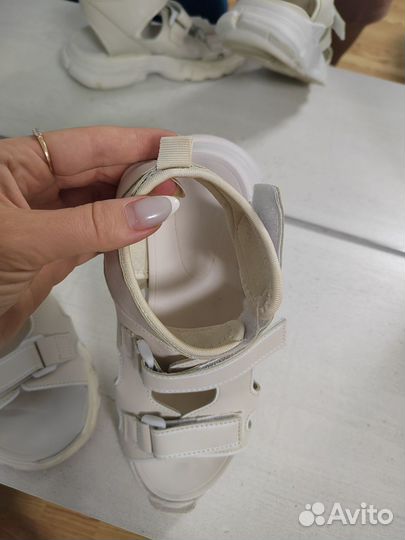 Сандалии женские 39