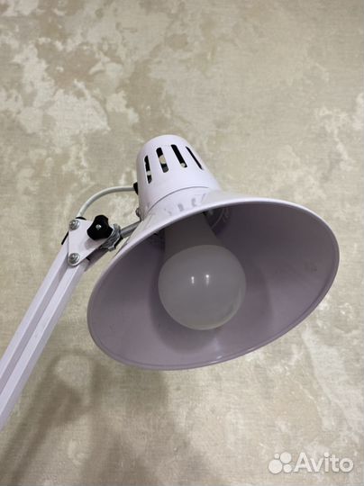 Лампа настольная