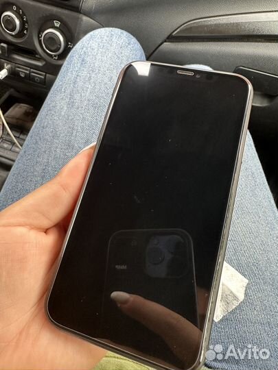 Телефон iPhone 11