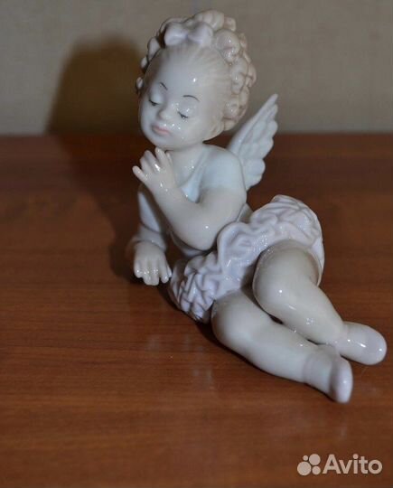 Статуэтка фарфоровая «Ангелочек-балерина»