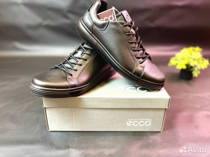 Кроссовки Ecco стильные