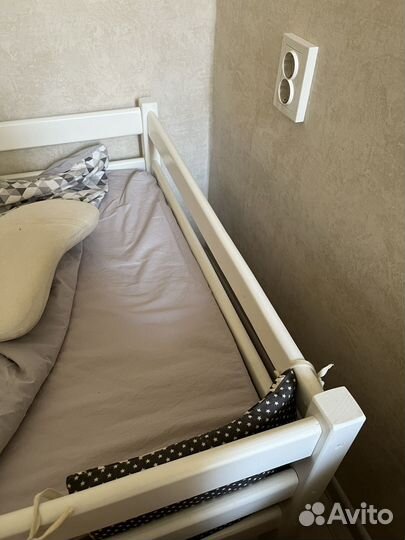 Кровать с бортиком и матрасом 160х80