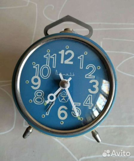 Механические настольные будильники. СССР