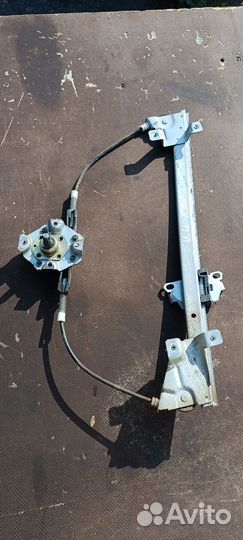 Стеклоподъемник передний механический Дэу Нексия