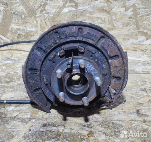 Кулак задний левый Land Rover Freelander 2 2.2