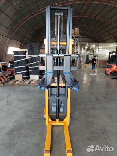 Штабелер полуэлектрический с электроподъемом 1530