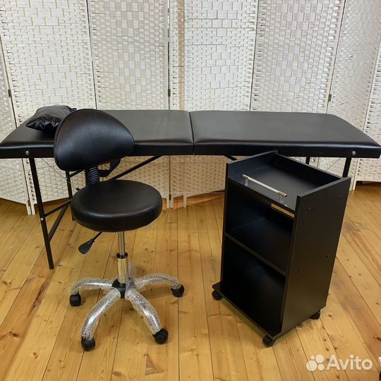 Кушетка, стул, тележка