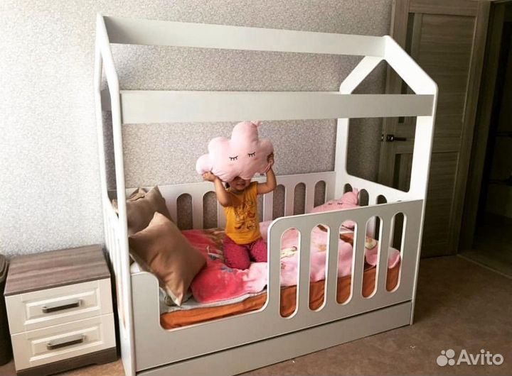 Кровать-домик