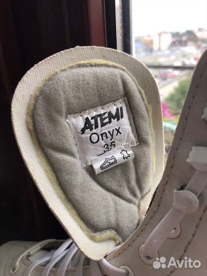 Коньки хоккейные