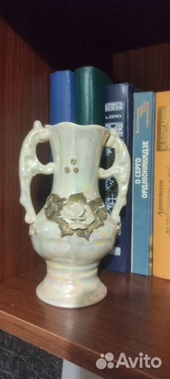 Фарфоровые вазы