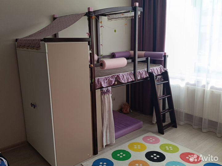 Кроватка детская и комплект детской мебели