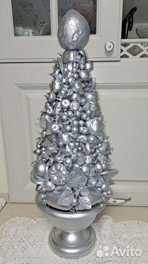 Декоративная ёлка с колонной