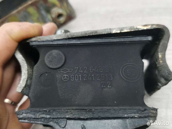 Подушка двигателя Mercedes Sprinter W901