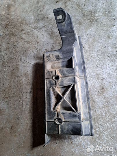 Кронштейн заднего бампера Audi A6 C6