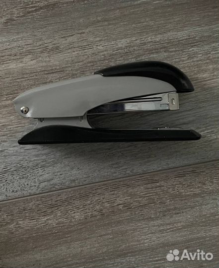 Степлер металлический Attache