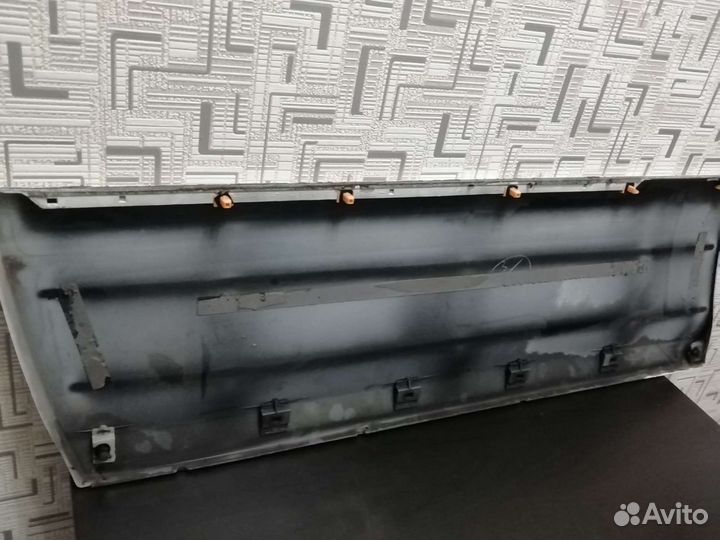 Накладка двери на Toyota Harrier