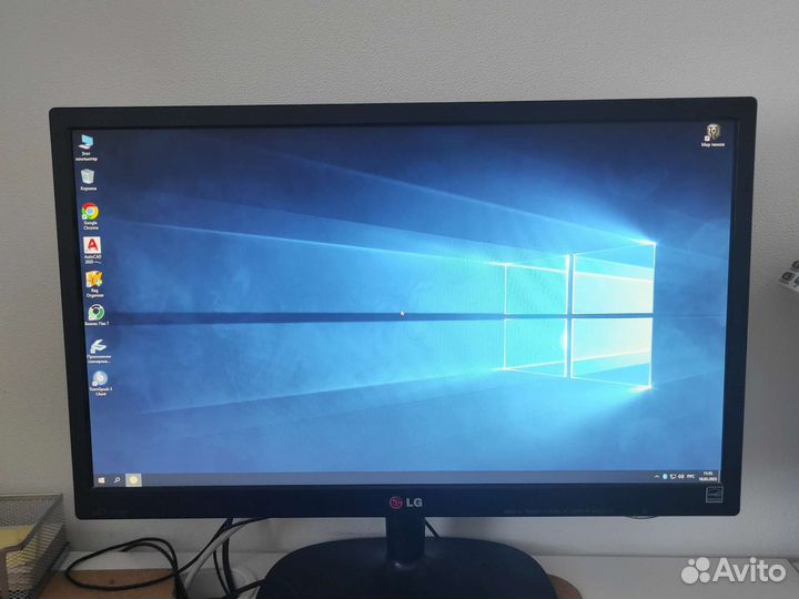 Монитор LG 22M35