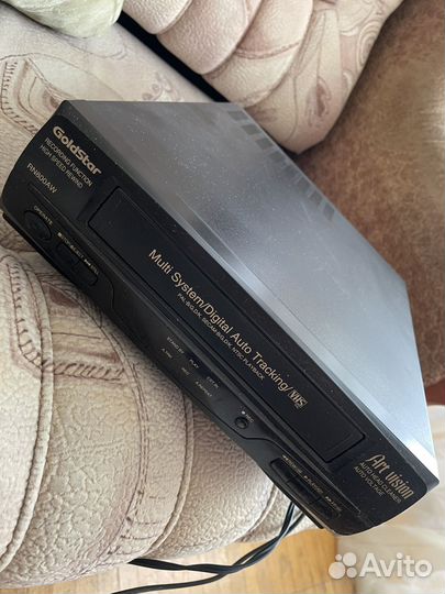 Видеомагнитофон goldstar