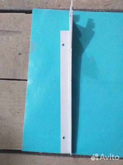 Крепление для полок и стеллажей