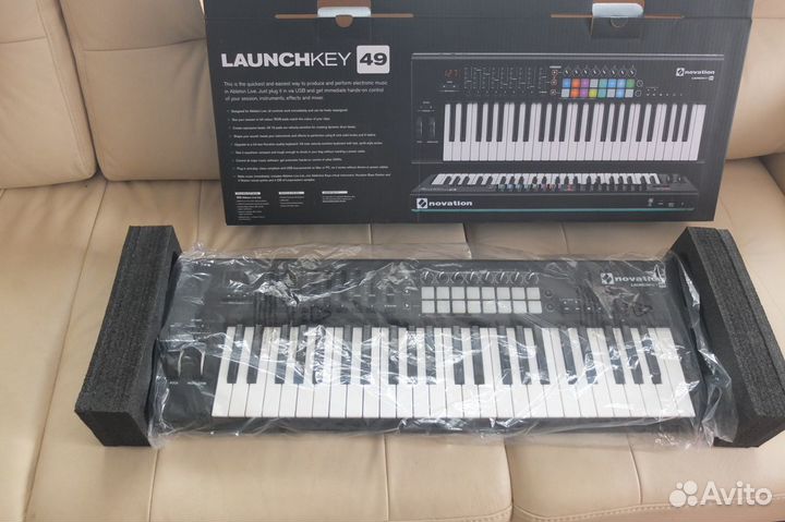 Novation Launchkey 49 midi-клавиатура