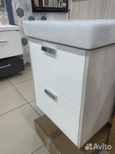 Продается новый стильный комплект 3 в 1 в ванную