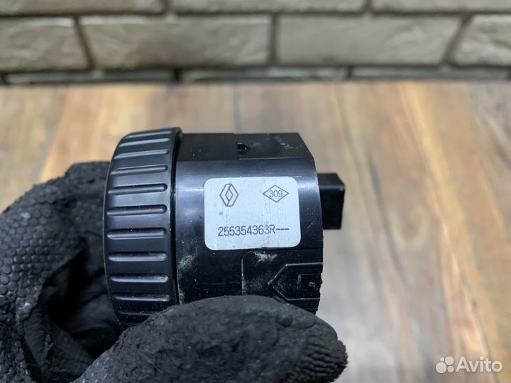 Renault Duster Кнопка многофункциональная