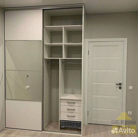 Шкаф в комнату