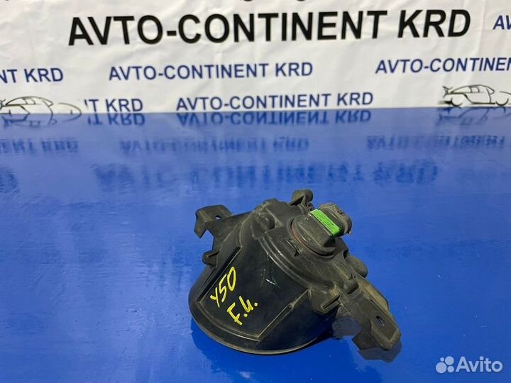 Фара противотуманная передняя левая Nissan Fuga