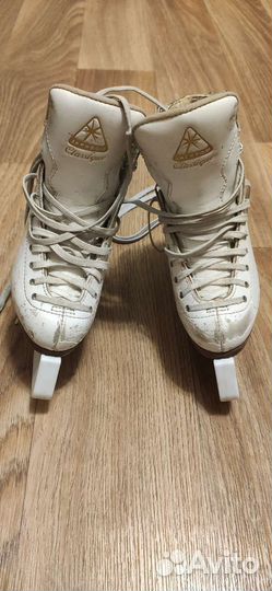 Фигурные коньки jackson