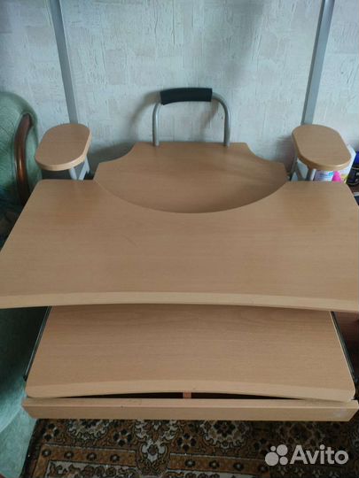 Компьютерный стол