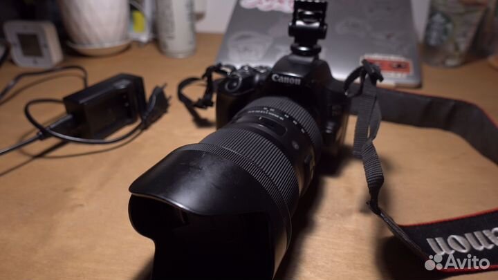 Зеркальный фотоаппарат Canon eos 250d