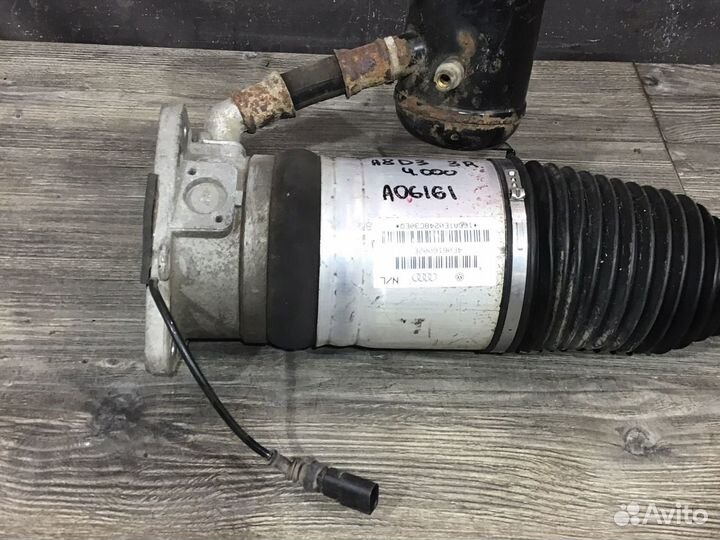 Стойка пневматическая задняя правая Ауди А8 Д3