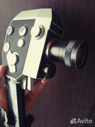 Пленочная кинокамера
