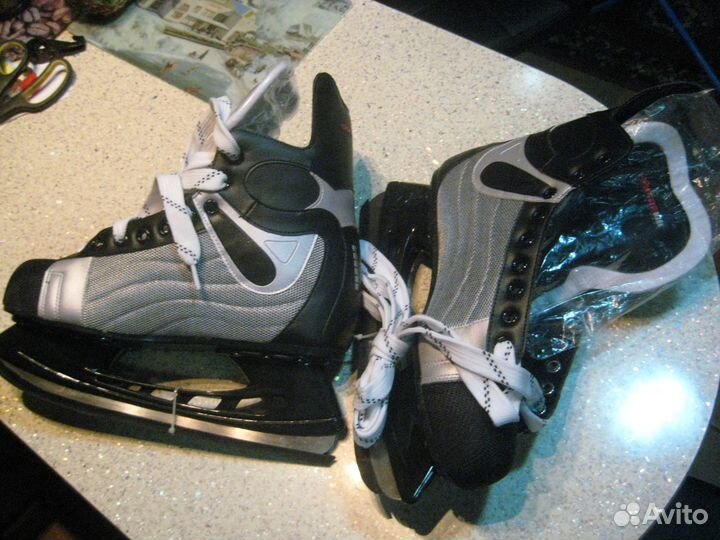 Коньки хоккейные