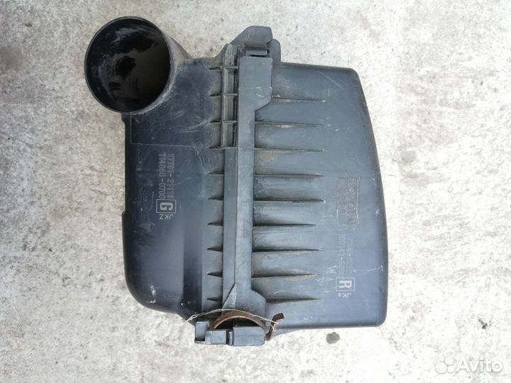 Корпус воздушного фильтра Toyota Corolla E150