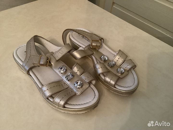 Кожаные сандали 