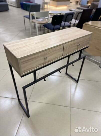 Туалетный столик