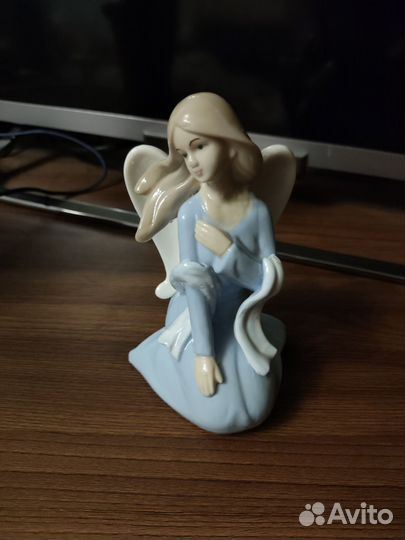 Фарфоровые статуэтки
