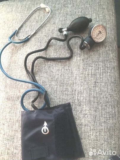 Тонометр AND UA-100, механический со стетоскопом